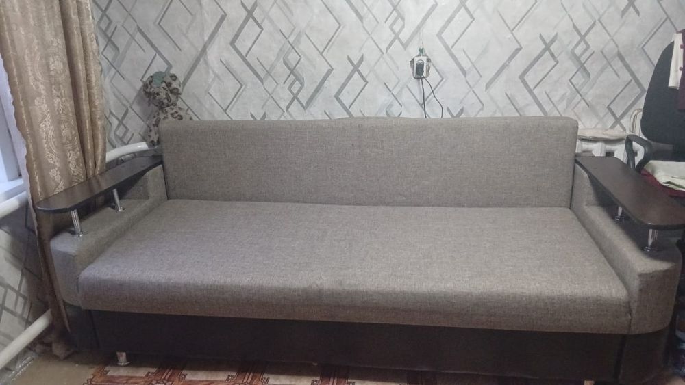 Диван в хорошем состоянии