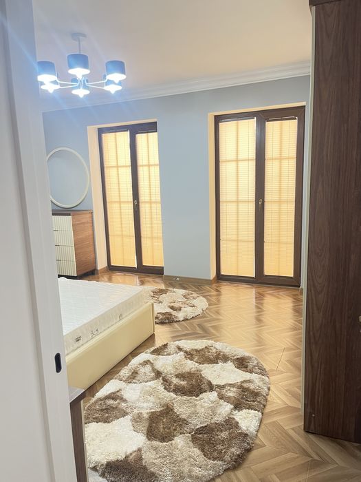 2 х комнатная квартира на 2 этаже . 46- школа. Престижный район.