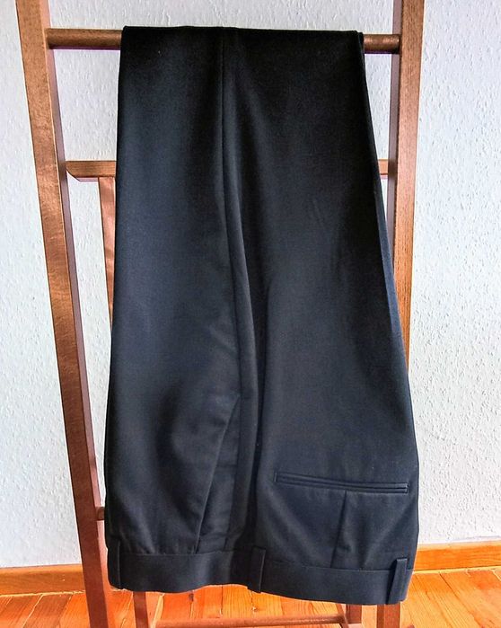 Мъжки костюм 100% студена вълна + подарък