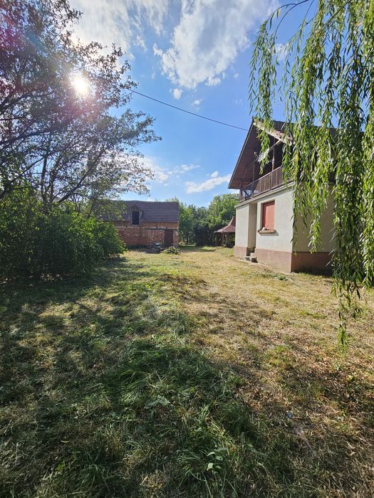 Casa de vânzare, teren 2800 mp