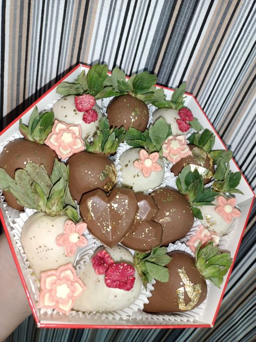Клубника в шоколаде на заказ