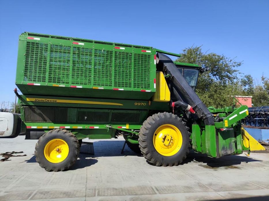 Сельхоз техника John Deere