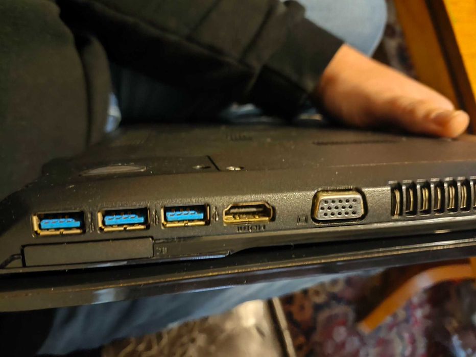Fujitsu Laptop LIFEBOOK AH532 / G52