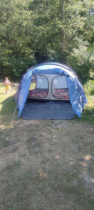 Vând cort 10 persoane