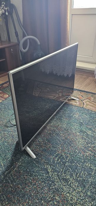 Телевизор LG  (монитор)