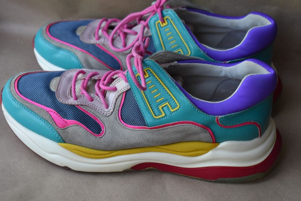 Кроссовки разные р 38