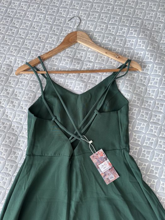 Зеленое платье.