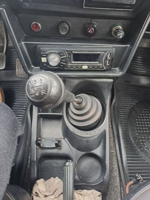 Машина Жигули 2103