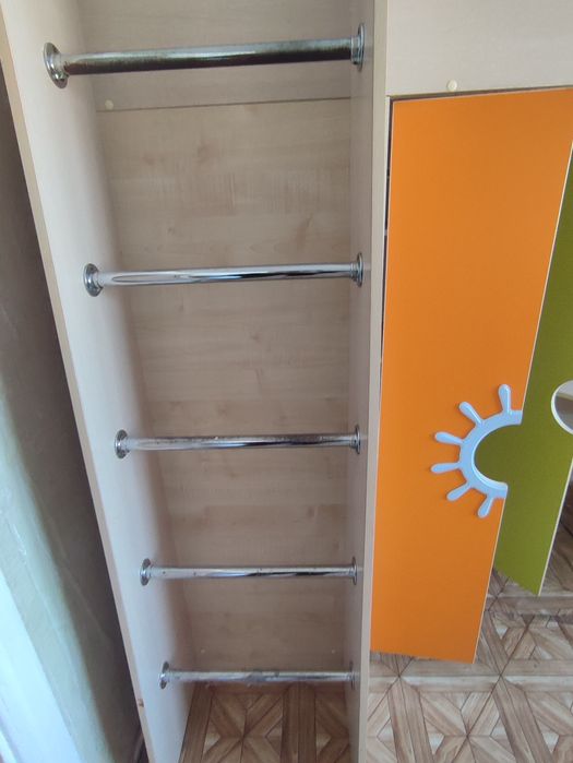 Двухэтажный кровать