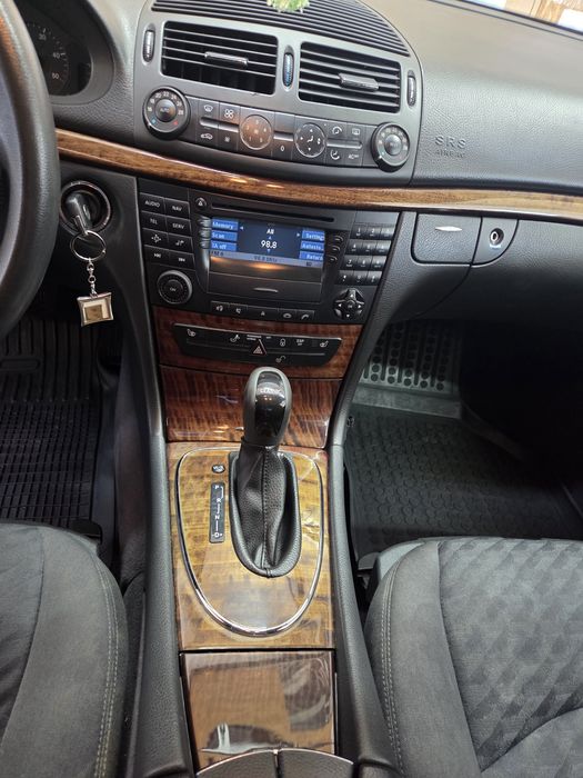 Proprietar vand Mercedes E220 diesel automat