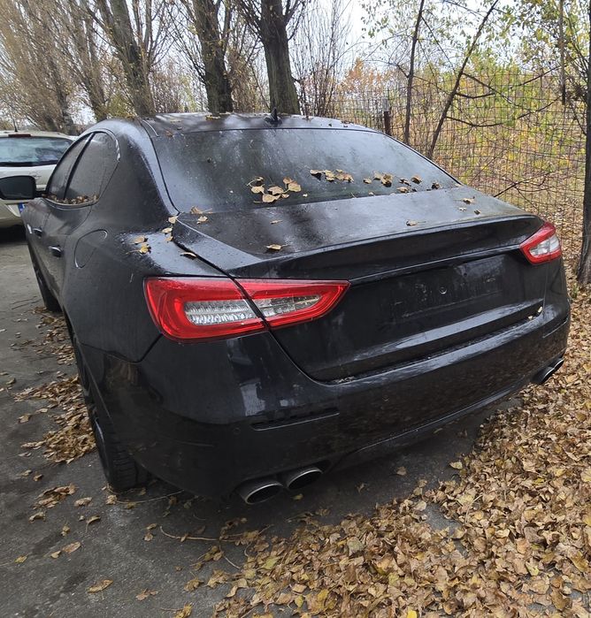 Vand Maserati quattroporte S ușor avariat