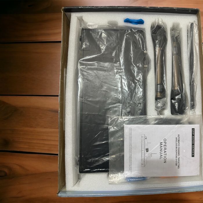 Беспроводной микрофон SF audio 701  UHF для караоке