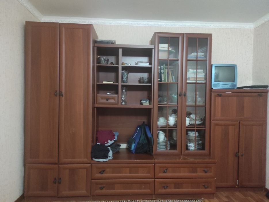 Срочно продам стенку в хорошем состоянии