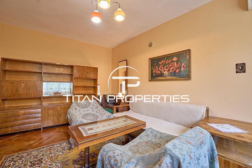 Дава се под наем Двустаен апартамент в Пловдив, Център - 60 кв.м за 357 € - Снимка #3