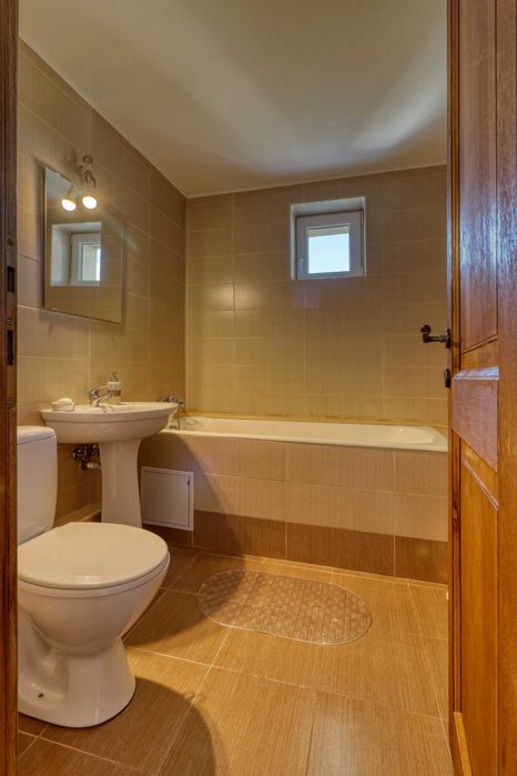 Costin Georgian, 3 camere, semidecomandat, complet mobilat si utilat