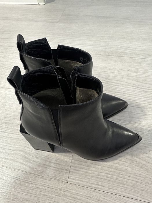 Кожаные ботильены