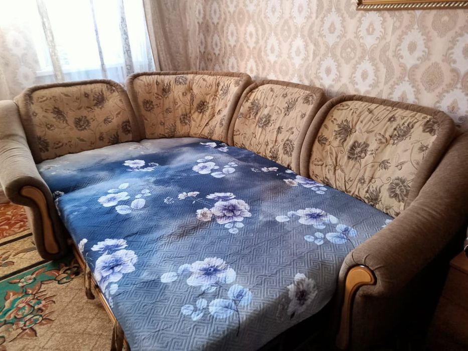 Продам мягкий уголок чистый
