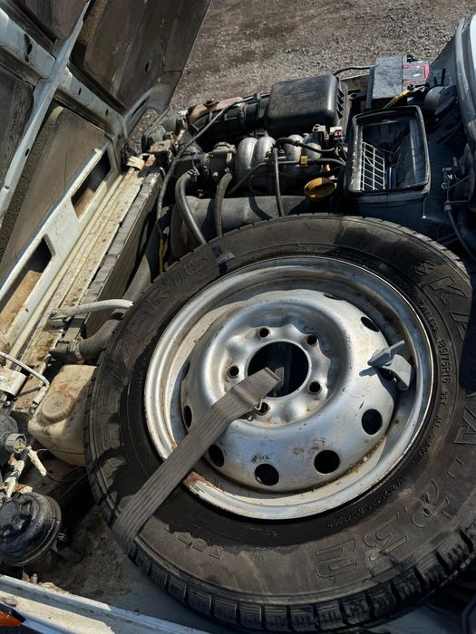 Продам ниву урбан 2015 год