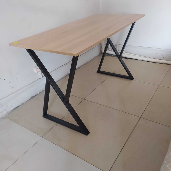 Столы письменные