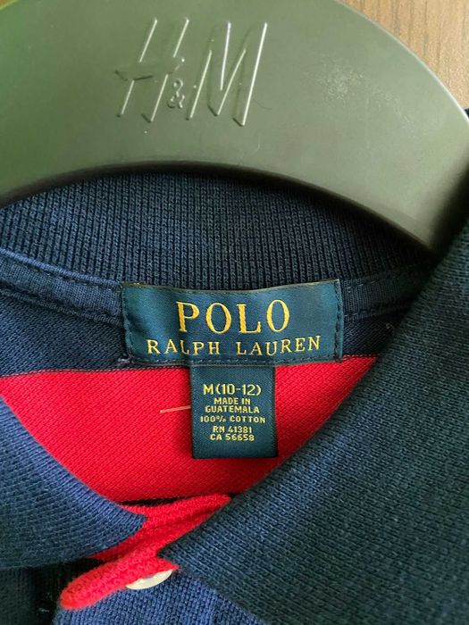 De vânzare tricouri pentru adolescenți