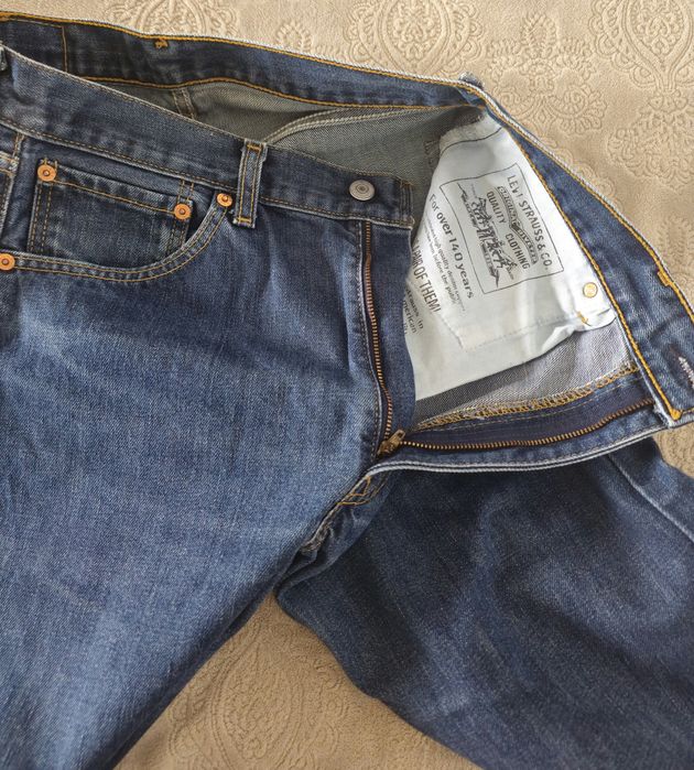 Разпродажба на СТРАХОТНО дамско дънки Levi's/ZARA