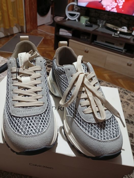 Маратонки  Calvin Klein  40 номер