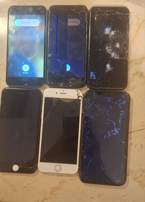 Vând telefoane iPhone