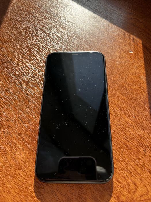 Продам айфон 11 в хорошем состояние