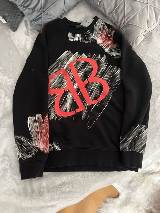 Balenciaga половер/сличер много качествен не е носен