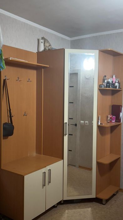 Продам шкаф в прихожую
