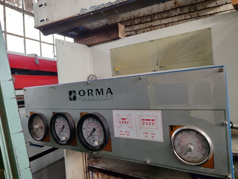 Автоматична топла преса за плотове размер 2500мм.х 1300мм.