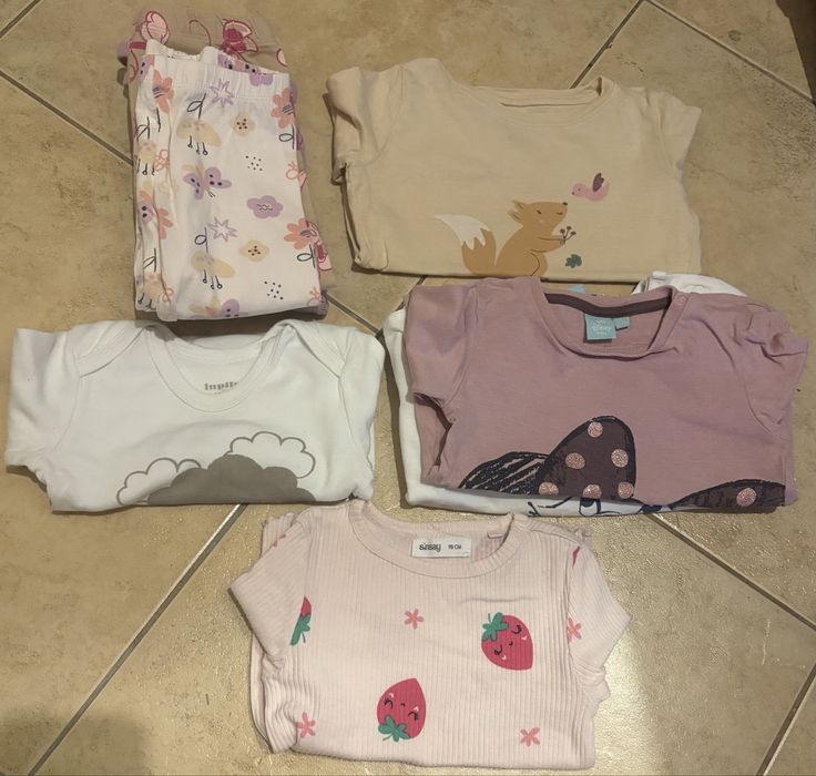 Бебешки дрехи много запазени