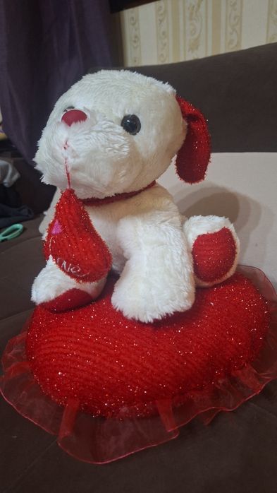 Плюшено куче сърце