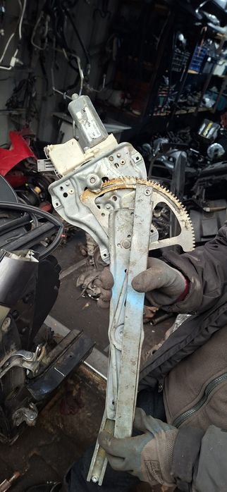 На автомобиле тайота