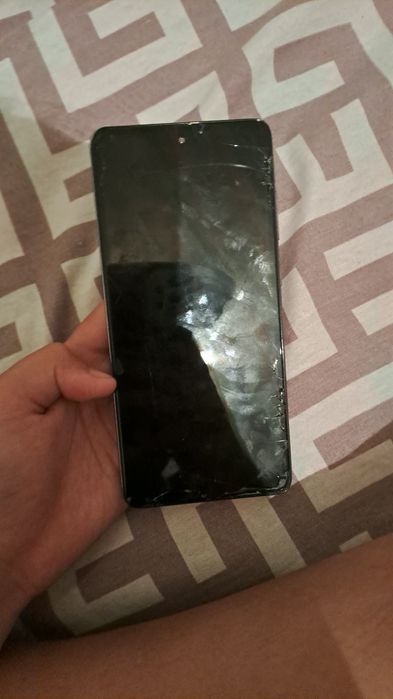 Сломвнный телефон a72 samsung