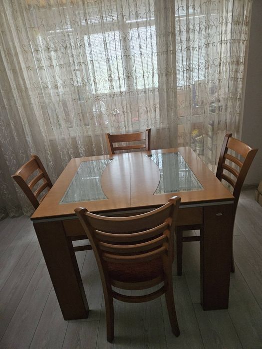 Холна и трапезна маса, столове