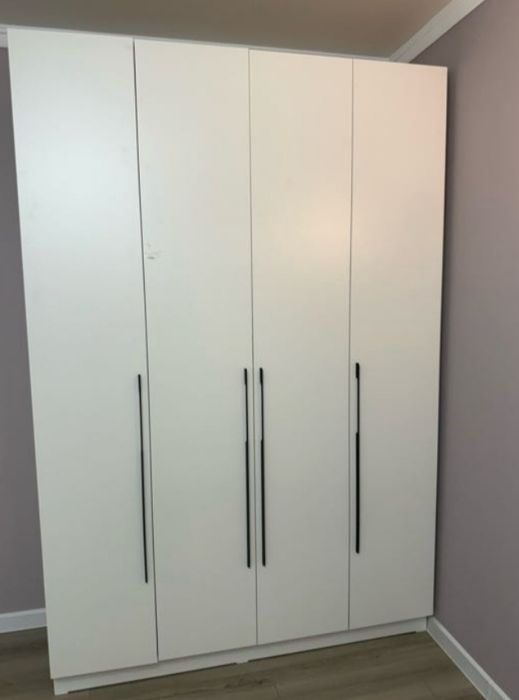 Шкаф распашной продам