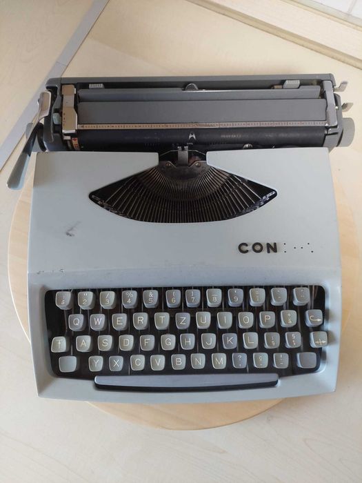 Masina de scris Consul