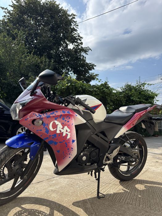 Vând honda CBR 125