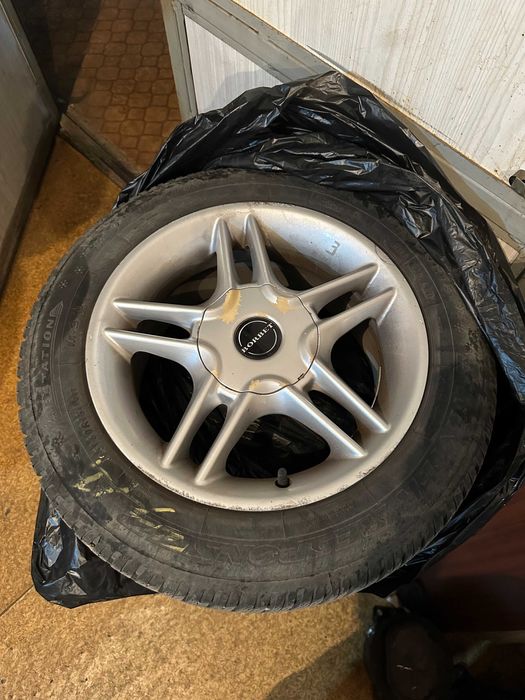 4 бр. Джанти BORBET с Гуми DUNLOP 195/60 R15 за Toyota Corrola 2005