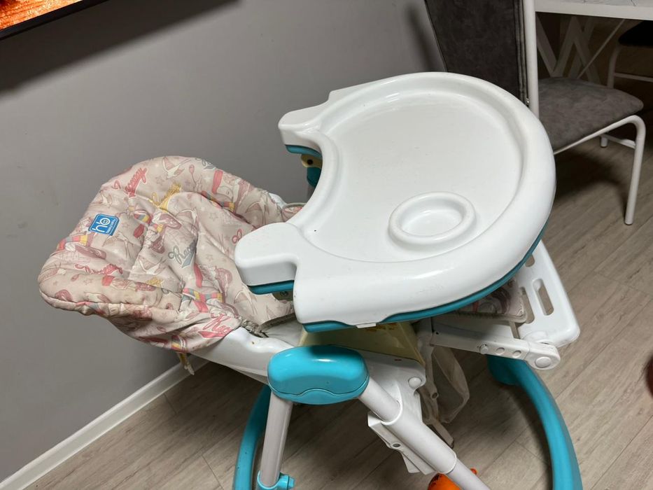 Детский стульчик для кормления