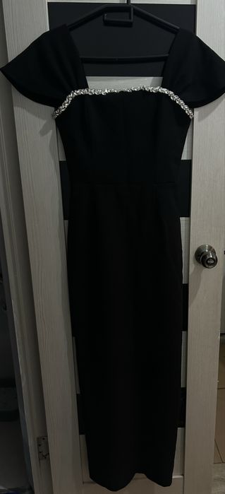 Платья носила 1 раз новая цена:13000тг