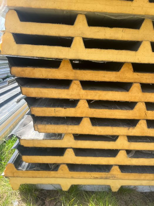 Vindem panouri Sandwich din stoc