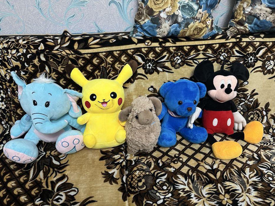 Мягкие игрушки………