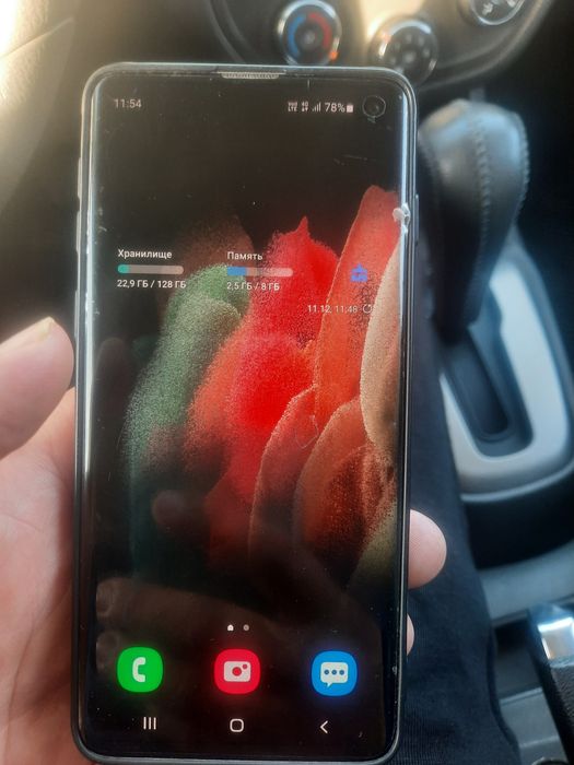 Продаю телефон самсунг с 10