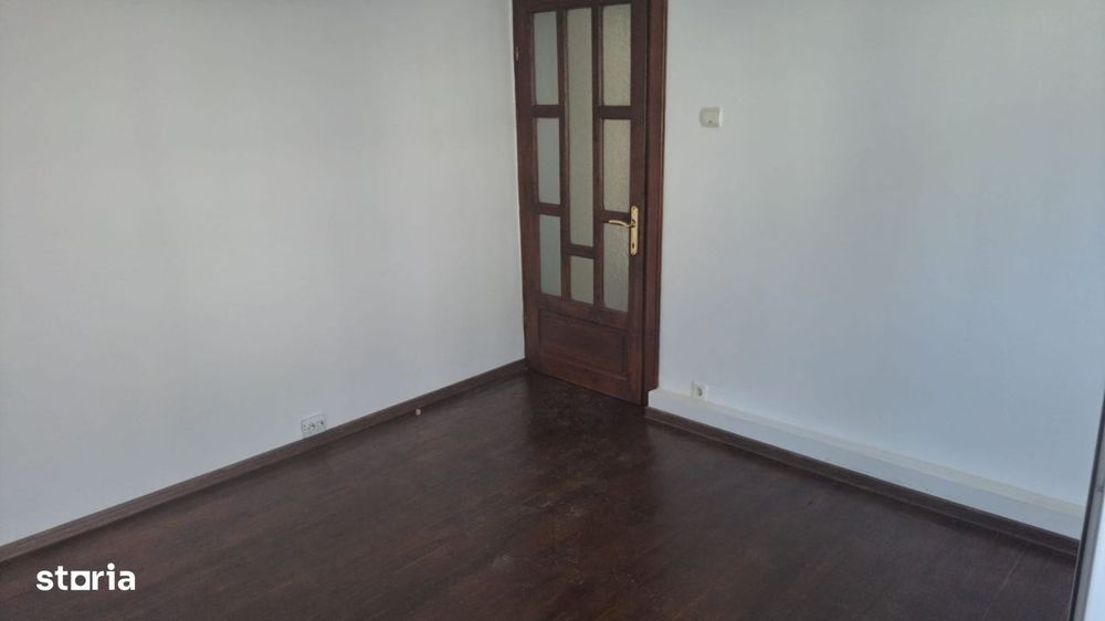Apartament 3 camere, 70 mp, zona Garii