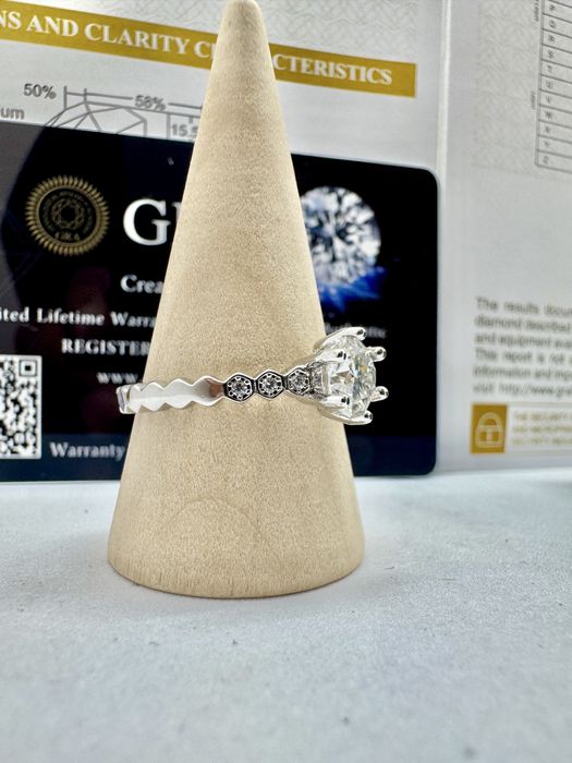 Сребърен пръстен с мойсанит (Диамант) 1 карат