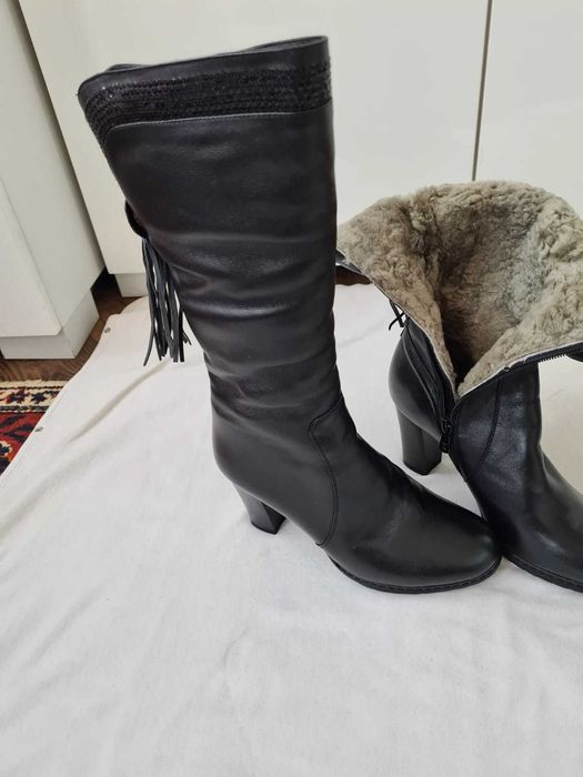 Продам женские сапожки