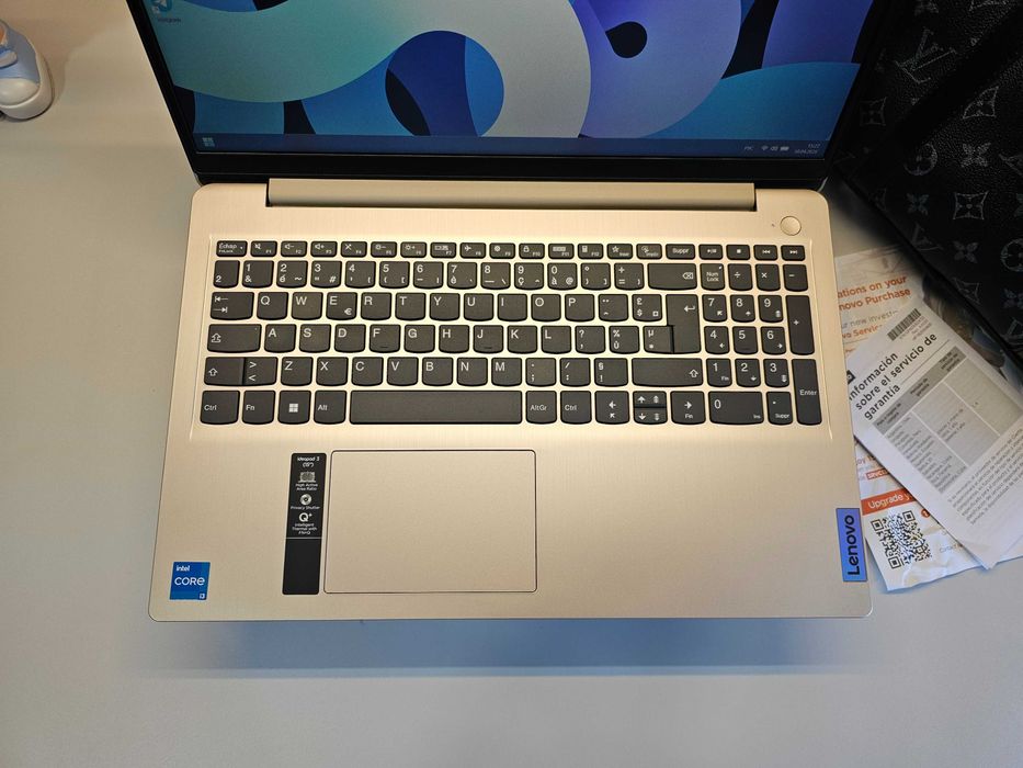 ПРОДАМ Lenovo IdeaPad 15ITL Ноутбук Core™i3-1115G4/8GB/256SSD/15.6"FHD
