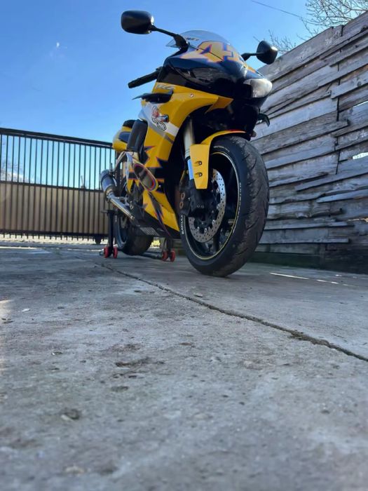 Yamaha YZF-R6 (2006) – Ediție Limitată Valentino Rossi